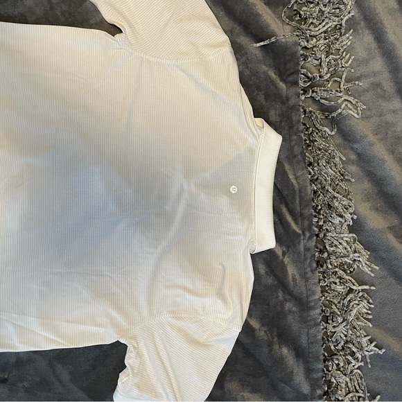 Lululemon cropped polo - Picture 2 of 3